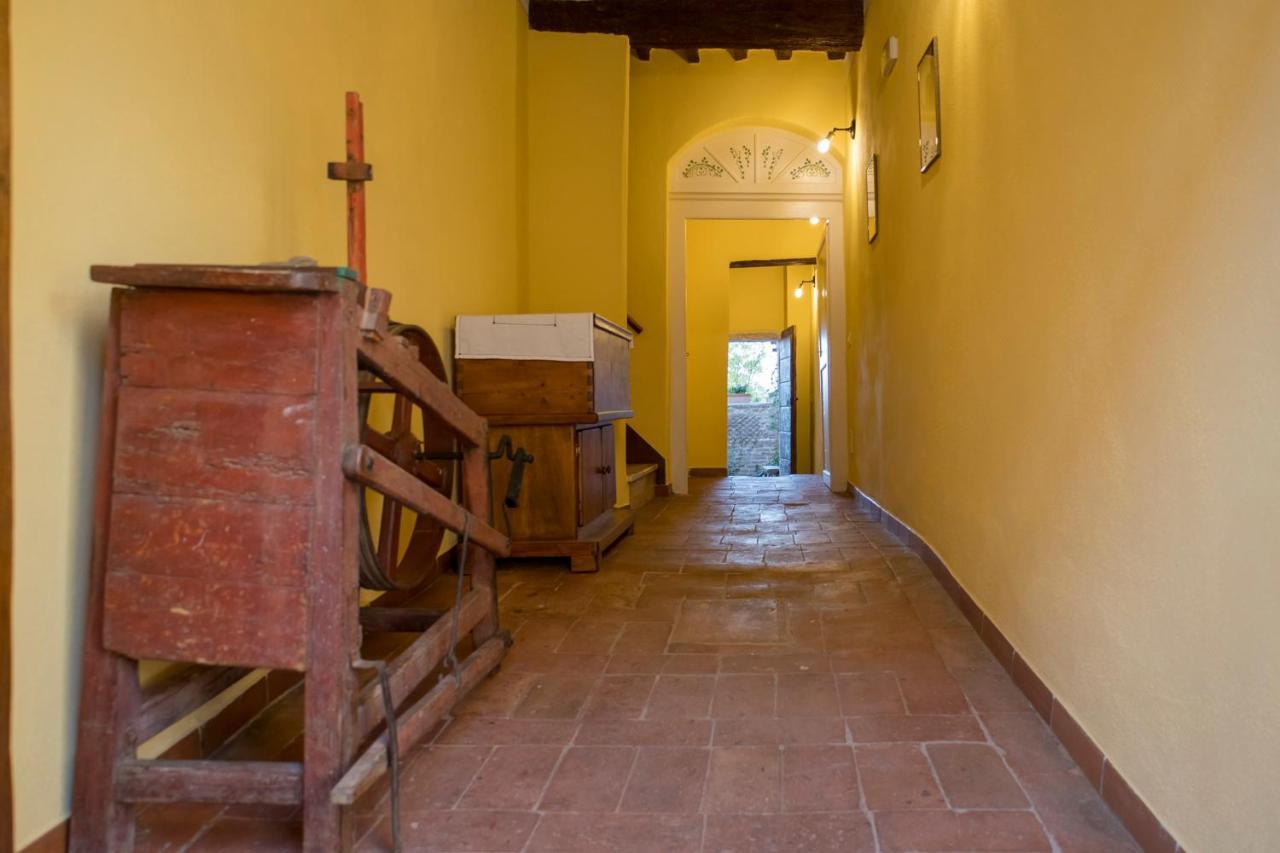 In Collegiata Panzió Foiano Della Chiana Kültér fotó